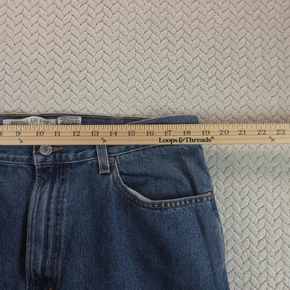 Levis 505 Regular Fit Jeans Mens 38x30 Medium Wash Blue Straight Leg Denim Y2K